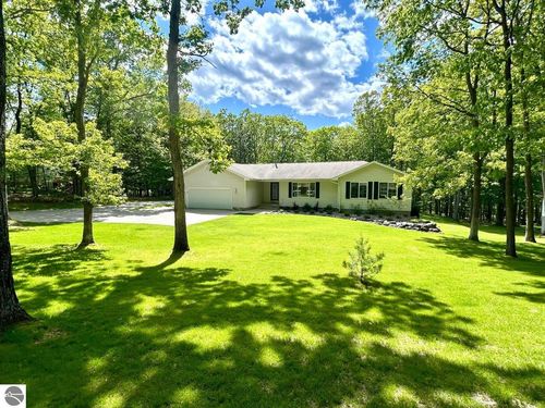 10603 Tall Oaks Ct, Roscommon, MI, 48653-7610 | Card Image