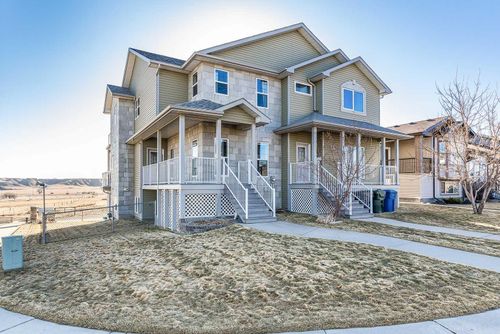 137 Ranchlands Blvd Ne, Medicine Hat, AB, T1C0E2 | Card Image