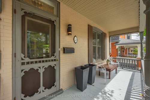 28 Renwick Ave, London, ON, N6A3V2 | Card Image