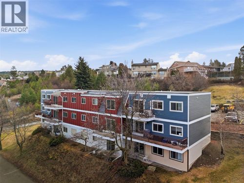 15-1810 Summit Dr, Kamloops, BC, V2E2C7 | Card Image