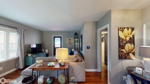 1044 Maple Dr, Mason City, IA, 50401-3618 | Card Image