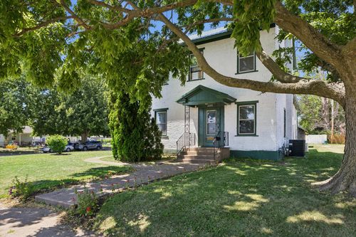 2202 Mckinley St, Clinton, IA, 52732-2422 | Card Image