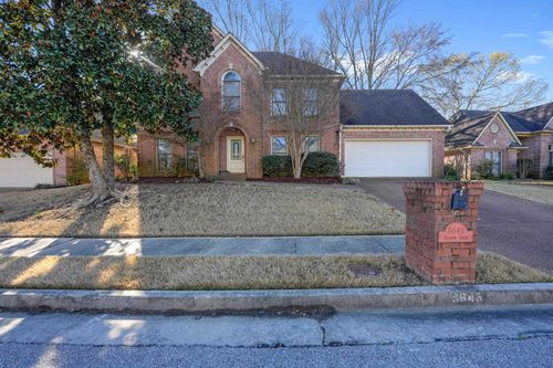 8645 Meadow Green Dr, Cordova, TN, 38016-1601 | Card Image