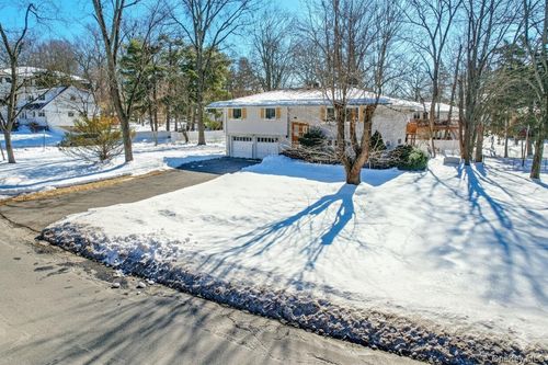 13 Mirror Lake Rd, Spring Valley, NY, 10977-4318 | Card Image