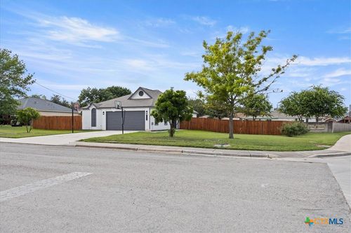 100 Hunter Drive, Kyle, TX, 78640 | Card Image