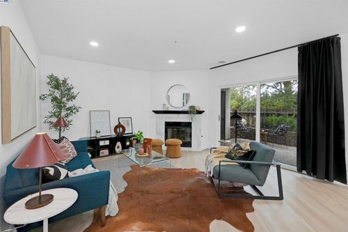 apt-214-21314 Gary Dr, Hayward, CA, 94546-6132 | Card Image