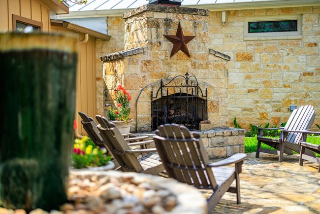 202 S Bowie St, Home with 5 bedrooms, 6 bathrooms and 1 parking in Fredericksburg TX | Image 51