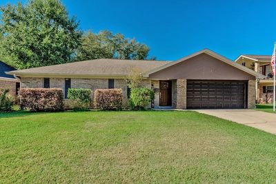 4011 Milo Ave, House other with 3 bedrooms, 2 bathrooms and null parking in Groves TX | Image 1