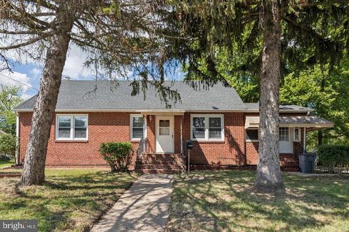 1704 Meetinghouse Rd, Upper Chichester, PA, 19061-3458 | Card Image