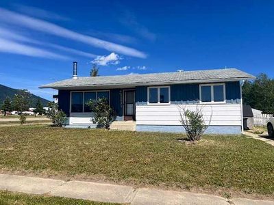 10033 Hoppe Ave, House other with 3 bedrooms, 1 bathrooms and 4 parking in Grande Cache AB | Image 1