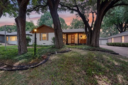 10520 Lippitt Ave, Dallas, TX, 75218-1849 | Card Image
