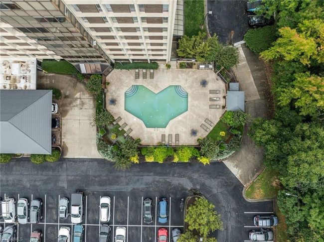 UNIT-906 - 1101 N Elm St, House other with 2 bedrooms, 2 bathrooms and null parking in Greensboro NC | Image 32