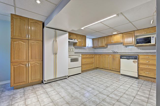 793 Tate Ave, House other with 2 bedrooms, 2 bathrooms and 6 parking in Hamilton ON | Image 32