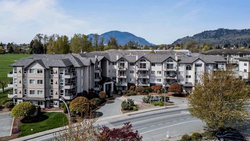 304-45520 Knight Rd, Chilliwack, BC, V2R3Z2 | Card Image