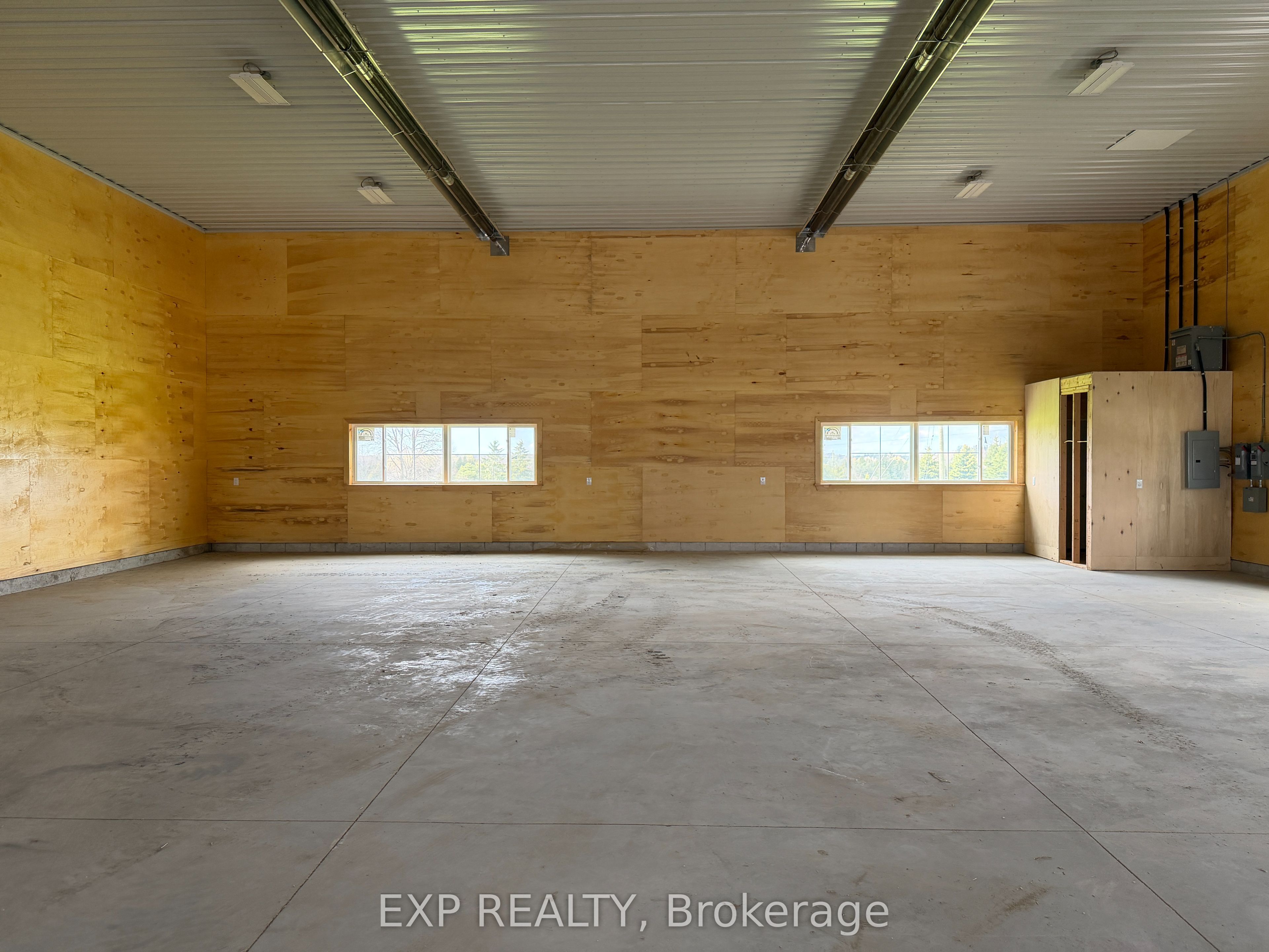 Commercial Lease in Whitchurch-Stouffville 4