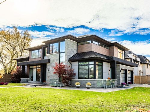 374 Seaton Dr, Oakville, ON, L6L3Y1 | Card Image