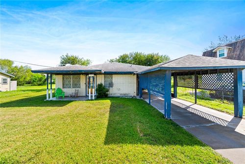 104 Dahme St, Orange Grove, TX, 78372-4224 | Card Image