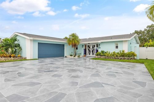 5690 Bayview Drive, SEMINOLE, FL, 33772 | Card Image