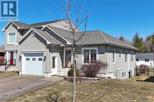 84 Ashley Cres, Fredericton, NB, E3A9J2 | Card Image