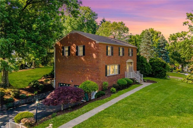 1812 Tyburn Ln, House other with 4 bedrooms, 4 bathrooms and 2 parking in Upper St. Clair PA | Image 37