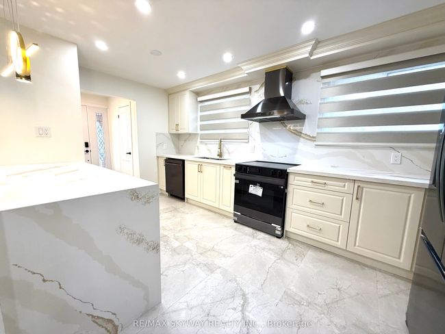 7461 Netherwood Rd, House other with 4 bedrooms, 4 bathrooms and 4 parking in Mississauga ON | Image 9