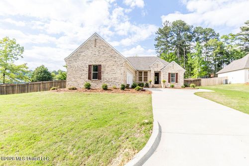 401 Castlewoods Blvd, Brandon, MS, 39047-7655 | Card Image