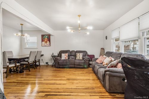 11916 204th St, Saint Albans, NY, 11412-3834 | Card Image
