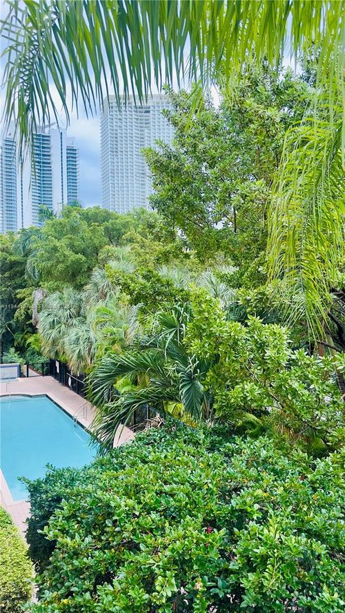 3311-17125 N Bay Rd, Sunny Isles Beach, FL, 33160-3449 | Card Image