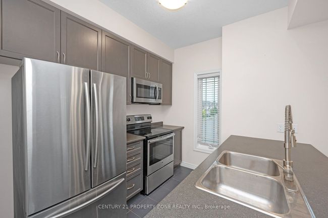 11 Ladybell Lane, House attached with 2 bedrooms, 3 bathrooms and 1 parking in Hannon ON | Image 17
