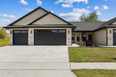 3070 Sunflower St, Condo with 2 bedrooms, 2 bathrooms and null parking in Ely IA | Image 1