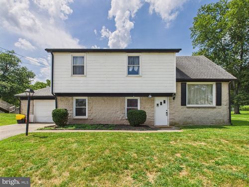 2850 Mayfield Dr, DOVER, PA, 17315-4638 | Card Image