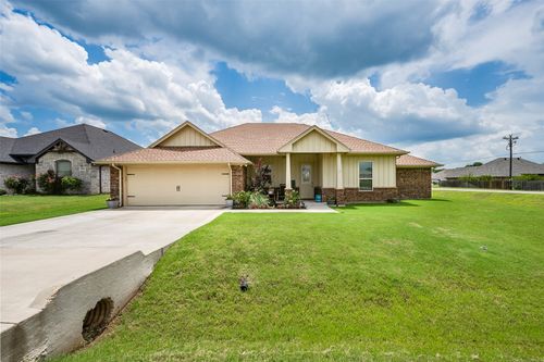 3200 White Horse Dr, Granbury, TX, 76049-7242 | Card Image