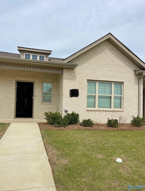 425 Ronnie Dr Se, Hartselle, AL, 35640-5997 | Card Image