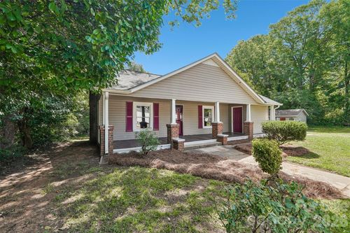 35 Marsh Ave, Wadesboro, NC, 28170-3049 | Card Image