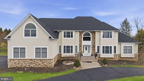 3 Cole Ct, Flemington, NJ, 08822-4040 | Card Image