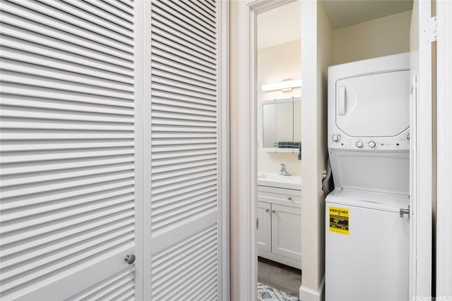 linen closet and newer W/D | Image 9