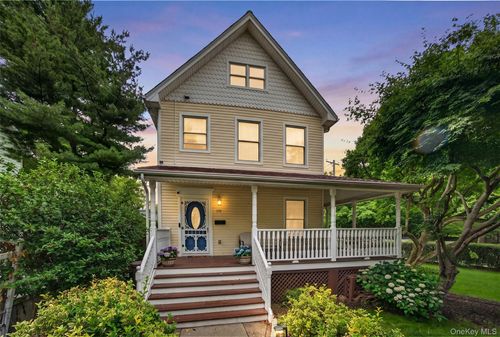 110 Clinton Ave, Nyack, NY, 10960-4315 | Card Image