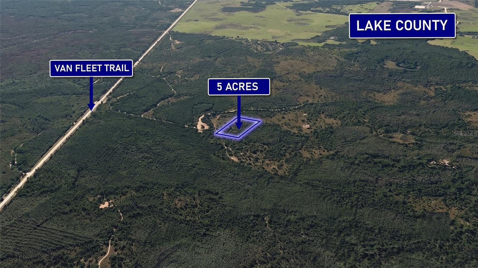 Land in CLERMONT 4