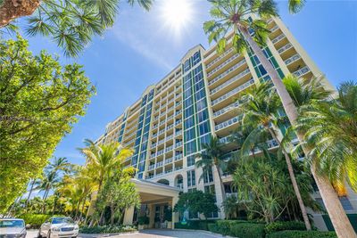 401 - 430 Grand Bay Dr, Condo with 3 bedrooms, 5 bathrooms and null parking in Key Biscayne FL | Image 1