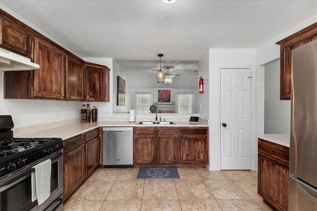 22711 Tree House Ln, House other with 3 bedrooms, 2 bathrooms and 2 parking in Spring TX | Image 13