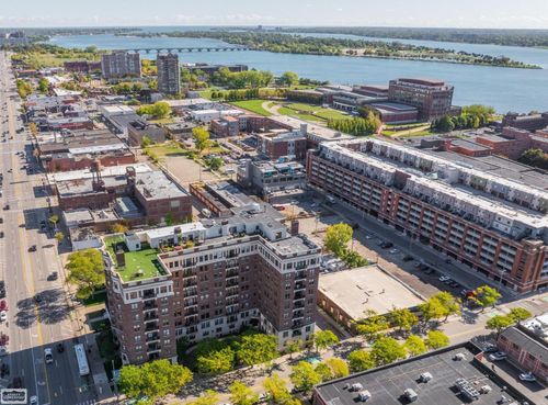 2900 E Jefferson Ave, Detroit, MI, 48207-5041 | Card Image