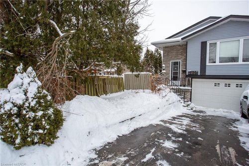 2303 Malcolm Cres, Burlington, ON, L7P4G8 | Card Image