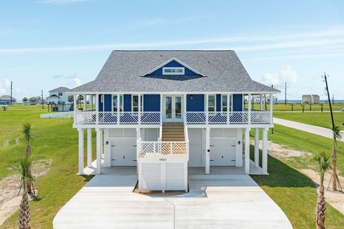 18821 Warrior Rd, Galveston, TX, 77554-1118 | Card Image