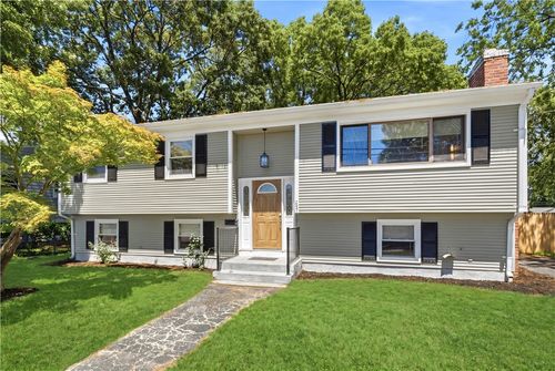 247 Asylum Rd, Warwick, RI, 02886-7846 | Card Image