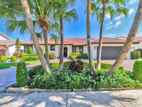 8425 Nw 165th Ter, Miami Lakes, FL, 33016-6137 | Card Image