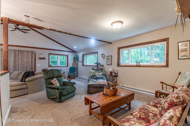 Sitting area | Image 18