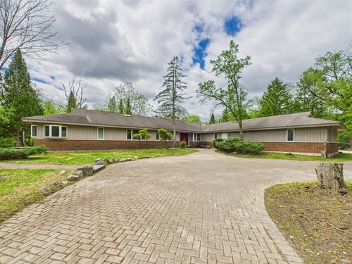 18 Alexandra Dr, Mettawa, IL, 60048-5403 | Card Image