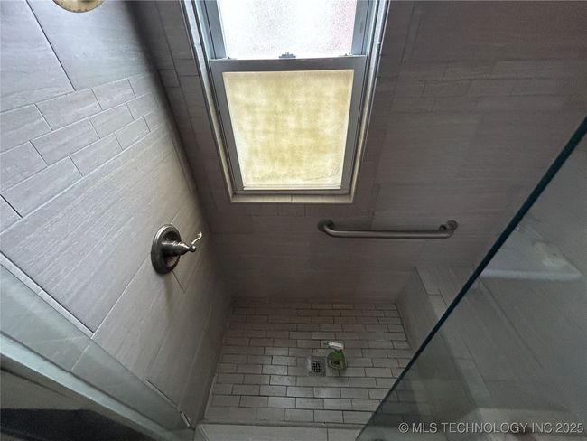 Great Shower | Image 14