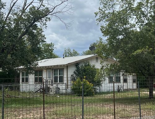 118 County Road 6715, Natalia, TX, 78059-2390 | Card Image