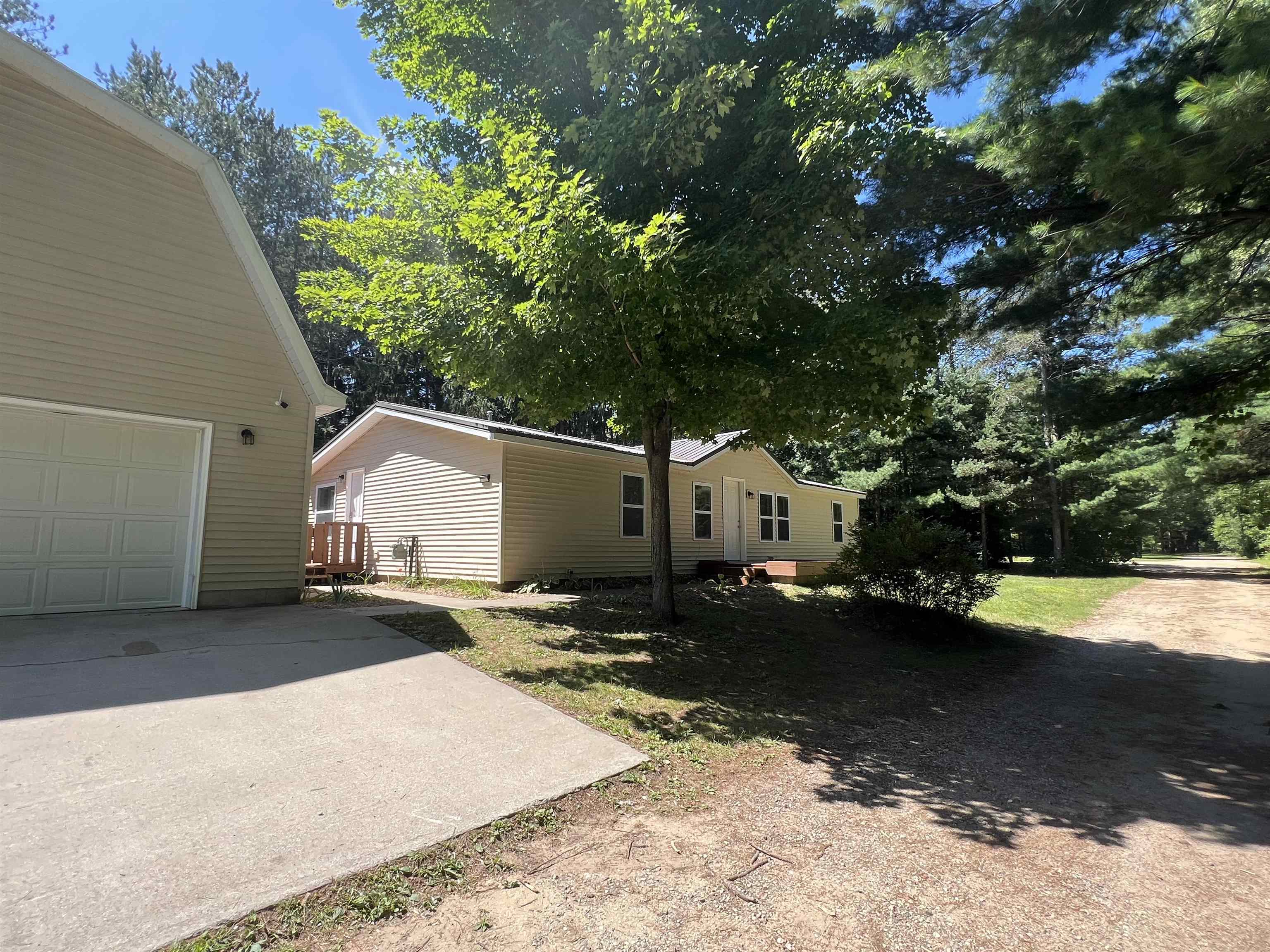 Evergreen Trl, Farwell, MI 48622